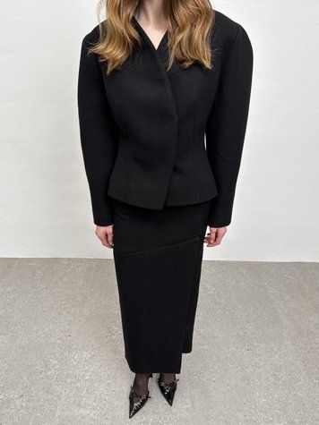 Костюм чорного кольору (жакет + спідниця) Fall Winter XS/S vocutiee30xss фото